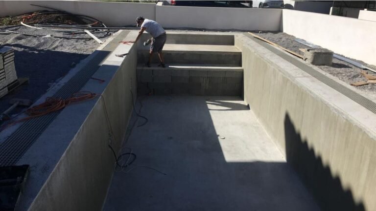 Chantier Piscine Hérault — construction béton, vue 12