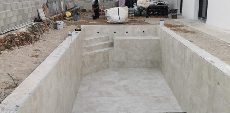 Chantier Piscine Hérault — construction béton, vue 47